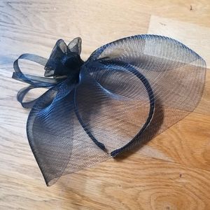 Gorgeous vintage lace veil mesh fascinator